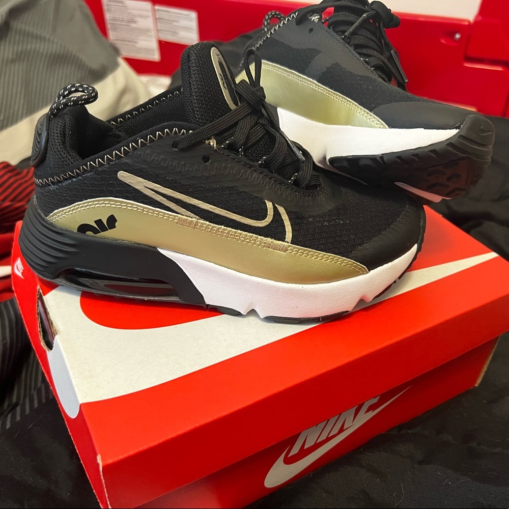 Boys Nike Air Max 2090